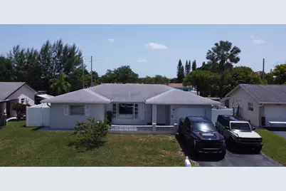 9410 NW 81st Court, Tamarac, FL 33321 - Photo 2