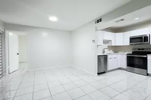 20015 NE 3rd Ct, Miami, FL 33179 - Photo 4