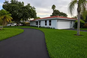 2660 NW 83rd Terrace, Coral Springs, FL 33065 - Photo 2
