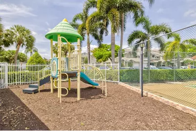 2147 Discovery Circle W, Deerfield Beach, FL 33442 - Photo 26