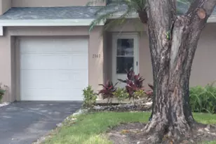 2147 Discovery Cir W, Deerfield Beach, FL 33442 - Photo 2