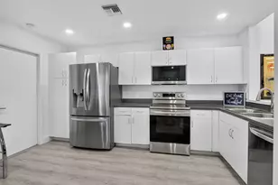10401 Lake Vista Cir, Boca Raton, FL 33498 - Photo 16