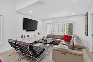 10401 Lake Vista Cir, Boca Raton, FL 33498 - Photo 12