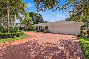 22 Banyan Rd, Sewalls Point, FL 34996 - Photo 2