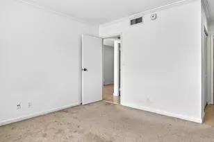 13 Jacaranda Dr, Plantation, FL 33324 - Photo 12