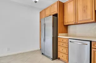 13 Jacaranda Dr, Plantation, FL 33324 - Photo 2