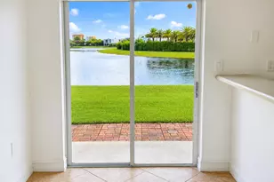 180 Riviera Cir, Weston, FL 33326 - Photo 2