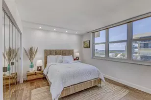 5440 N Ocean Dr, Singer Island, FL 33404 - Photo 22