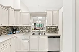 8343 Springlake Dr, Boca Raton, FL 33496 - Photo 22