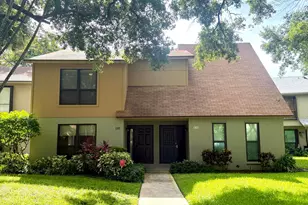 814 Sandtree Dr, Palm Beach Gardens, FL 33403 - Photo 1