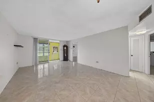 8101 N Sunrise Lakes Dr N, Sunrise, FL 33322 - Photo 18