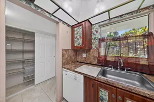 8101 N Sunrise Lakes Dr N, Sunrise, FL 33322 - Photo 30