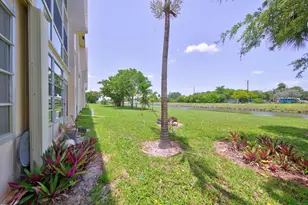 8101 N Sunrise Lakes Dr N, Sunrise, FL 33322 - Photo 24