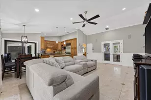 20250 NW 5th St, Pembroke Pines, FL 33029 - Photo 10