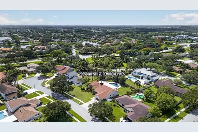 20250 NW 5th Street, Pembroke Pines, FL 33029 - Photo 36