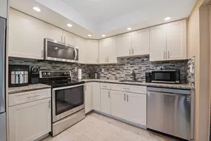 54 Capri B, Delray Beach, FL 33484 - Photo 2