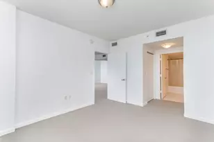 18800 NE 29th Ave, Miami, FL 33180 - Photo 12