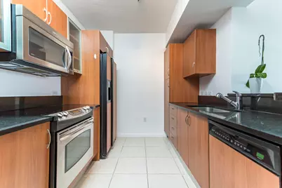 18800 NE 29th Avenue #923, Miami, FL 33180 - Photo 6