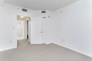 18800 NE 29th Ave, Miami, FL 33180 - Photo 16