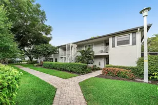 7 Southport Ln, Boynton Beach, FL 33436 - Photo 2