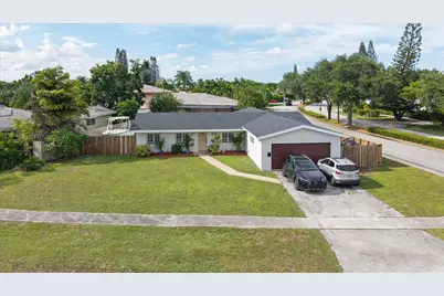 4601 W Hawthorne Circle, Hollywood, FL 33021 - Photo 2
