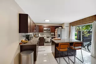 8910 SW 20th Pl, Davie, FL 33324 - Photo 8