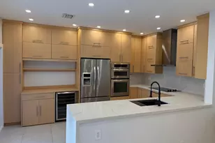 1085 River Birch St, Hollywood, FL 33019 - Photo 4