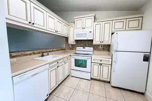 9919 Nob Hill Ct, Sunrise, FL 33351 - Photo 2