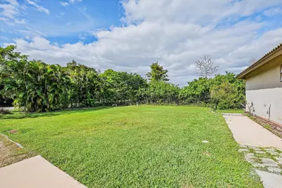 8671 155th Place N, Palm Beach Gardens, FL 33418 - Photo 10