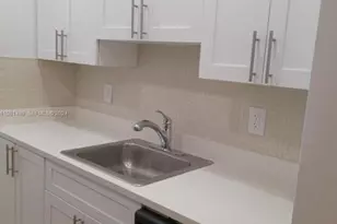 2000 NE 51st Ct, Fort Lauderdale, FL 33308 - Photo 2