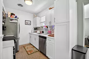 1446 W Perry St, Lantana, FL 33462 - Photo 14