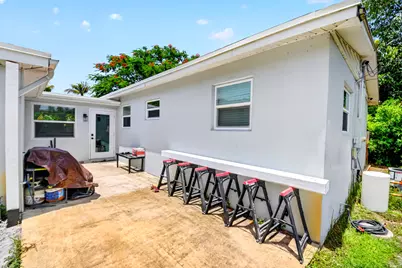 1446 W Perry Street, Lantana, FL 33462 - Photo 32