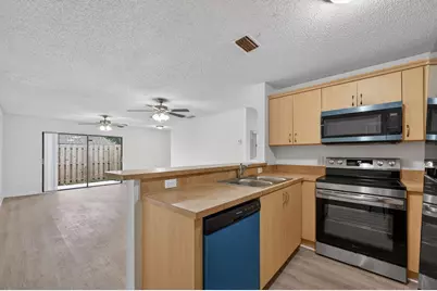4983 NW 95th Avenue, Sunrise, FL 33351 - Photo 12