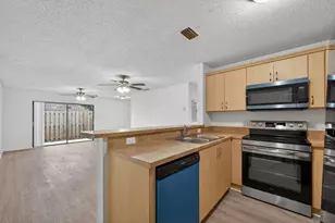 4983 NW 95th Ave, Sunrise, FL 33351 - Photo 12