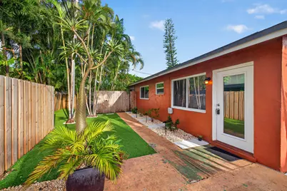 1720 NE 8th Avenue, Fort Lauderdale, FL 33305 - Photo 1