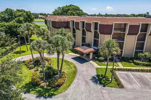 5350 Woodland Lakes Dr, Palm Beach Gardens, FL 33418 - Photo 2