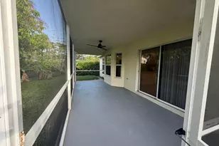 100 Cocoplum Cir, Royal Palm Beach, FL 33411 - Photo 20