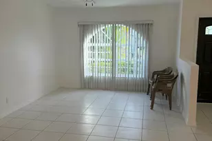 100 Cocoplum Cir, Royal Palm Beach, FL 33411 - Photo 6