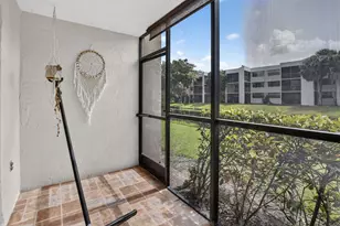 410 Lakeview Dr, Weston, FL 33326 - Photo 2