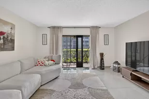 410 Lakeview Dr, Weston, FL 33326 - Photo 18