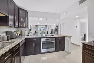 410 Lakeview Dr, Weston, FL 33326 - Photo 6