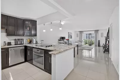 410 Lakeview Drive #103, Weston, FL 33326 - Photo 6