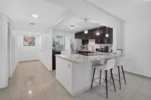 410 Lakeview Dr, Weston, FL 33326 - Photo 10