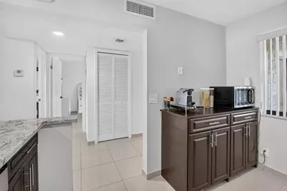 410 Lakeview Drive #103, Weston, FL 33326 - Photo 10