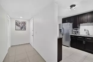 410 Lakeview Dr, Weston, FL 33326 - Photo 4