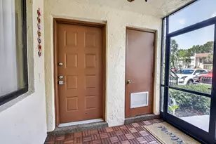 410 Lakeview Dr, Weston, FL 33326 - Photo 2