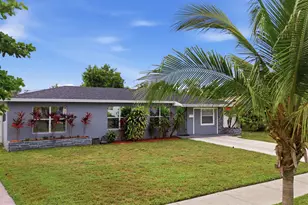 434 Australian Cir, Lake Park, FL 33403 - Photo 2