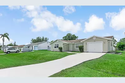 366 SE Lancaster Avenue, Port Saint Lucie, FL 34984 - Photo 2