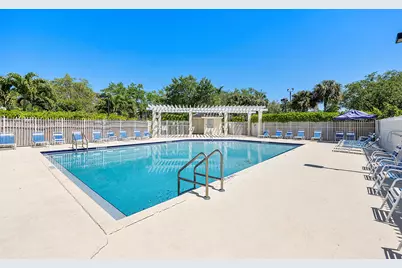 9905 NW 57th Manor, Coral Springs, FL 33076 - Photo 4