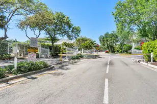 9905 NW 57th Manor, Coral Springs, FL 33076 - Photo 54